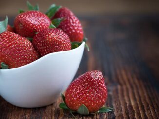 how many calories does strawberries have